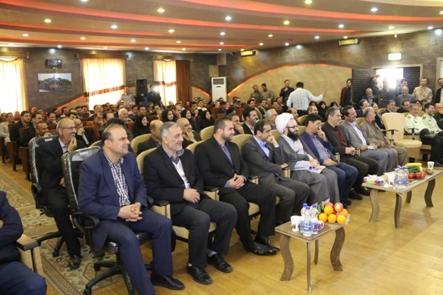 مراسم تجليل از كارگران نمونه شهرستان لاهيجان برگزار شد